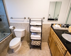 Cijela kuća/apartman Spacious 5 Bedroom 4 Bathroom With Sauna & Jacuzzi (Diamond Bar, Sjedinjene Američke Države)