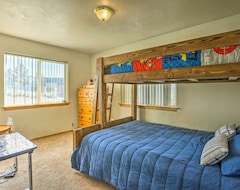 Casa/apartamento entero Stunning Big Bear Cabin About 9 Mi To Ski Resorts (Big Bear City, EE. UU.)