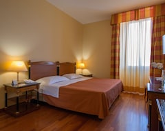 Khách sạn Grand Hotel Miramare (Taormina, Ý)