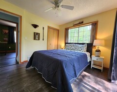 Hele huset/lejligheden Close To Mackinac Island Ferry! Modern Cottage On Pine River (Hessel, USA)