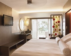Hotel Premium Level at Barceló Bávaro Palace (Playa Bavaro, Dominican Republic)