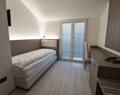 Khách sạn Hotel Garni Villa Fontana (Trento, Ý)