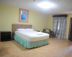 Hotel Rooms On The Hip Strip - Montego Bay (Montego Bay, Jamaica)