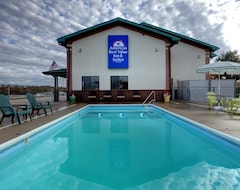 Hotel Americas Best Value Inn and Suites Cassville Roaring River EX Super 8 Cassville (Cassville, EE. UU.)