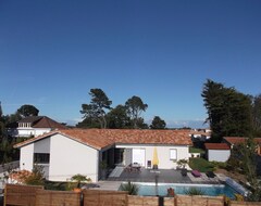 Hele huset/lejligheden Villa And Heated Pool, 800M From The Beach And The Pornic Center On Foot Wifi (Pornic, Frankrig)