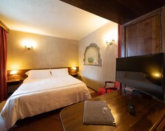 Khách sạn Relais Mont Blanc Hotel & Spa (La Salle, Ý)