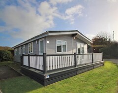 Koko talo/asunto 4 Bedroom Accommodation In Milford-on-sea, Nr Lymington (Puncknowle, Iso-Britannia)