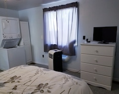 Koko talo/asunto One Bedroom Loft - Five Minutes To Crystal Mt Resort Pet Friendly (Copemish, Amerikan Yhdysvallat)