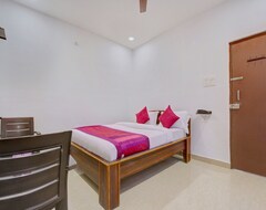 OYO 11670 Hotel Vishnu Priya Residency (Hyderabad, India)