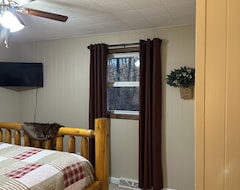 Casa/apartamento entero Beautiful Getaway In The Up! Right On Snowmobile And Orv Trails (Trout Lake, EE. UU.)