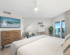 Hotel Penthouse Ocean Front! Million$ View & Brand New! (Satellite Beach, Sjedinjene Američke Države)