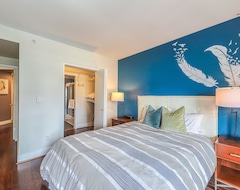 Toàn bộ căn nhà/căn hộ Beautiful Suite With Bay Views, Includes Shared Hot Tub And Pool! (Seattle, Hoa Kỳ)