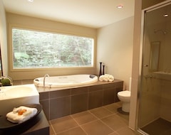 Hotelli Lochiel Luxury Accommodation (Olinda, Australia)