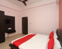 Hotel OYO Flagship 17204 Vrindawan Galaxy (Kanpur, India)