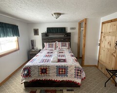 Entire House / Apartment Mountain Views And River Getaway (Pence Springs, USA)