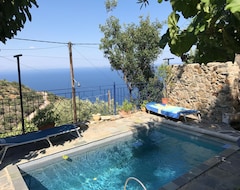 Tüm Ev/Apart Daire 4 Bedroom Stone House With Sea Views In The Peloponnese, Greece (Leonidio, Yunanistan)