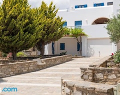 Entire House / Apartment Sealit Top Floor Deluxe Apartment (Drios, Greece)