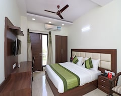 Khách sạn OYO 12471 SKS PREMIUM (Gurgaon, Ấn Độ)