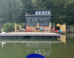 Toàn bộ căn nhà/căn hộ Your Own House On A Lake (Brewster, Hoa Kỳ)