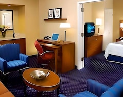 Khách sạn Comfort Inn & Suites (Arlington Heights, Hoa Kỳ)