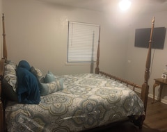 Entire House / Apartment Clean, Cozy, Quiet And Close To Everything! (Prairie Grove, USA)