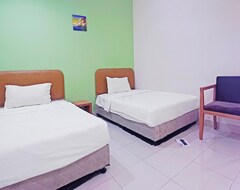 Khách sạn Oyo 90516 Hotel Night Queen Salak Tinggi (Sepang, Malaysia)