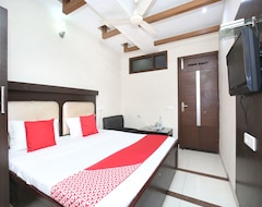 Khách sạn OYO 16829 Hotel City Night (Ludhiana, Ấn Độ)