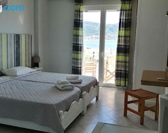 Hotelli Vrachos Pension (Agios Georgios Pagi, Kreikka)