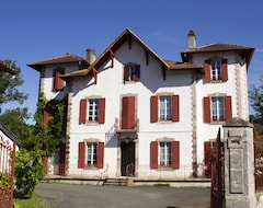Cijela kuća/apartman Authentic 450m2 Maison De Maître In The Heart Of The Village Of St Etienne De Baïgorry (Saint-Étienne-de-Baïgorry, Francuska)