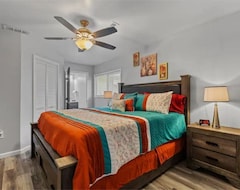 Toàn bộ căn nhà/căn hộ 4 Bedroom Spacious Oasis With Game Room, Sleeps 11 (Ferguson, Hoa Kỳ)