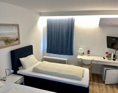 Koko talo/asunto Apartment With 2 Bathrooms / Smart Tv (Rheinstetten, Saksa)