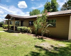 Koko talo/asunto Beautiful Farmhouse Rental(clark House) (Alachua, Amerikan Yhdysvallat)