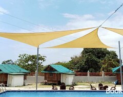 Cijela kuća/apartman Beachfront Mansion and Seascape Villas Calatagan with Outdoor Pool (Calatagan, Filipini)