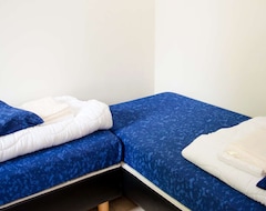 Sapinière Type F16 - Eight Bedroom Hotel, Sleeps 16 (Parc Hosingen, Luksemburg)