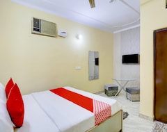Khách sạn Oyo 75415 Hotel Dream House (Meerut, Ấn Độ)