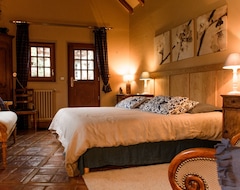 Bed & Breakfast Domaine Du Vertbois (La Haye-du-Theil, Francia)