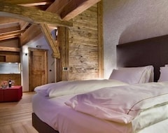 Alpen Hotel Chalet (Valdidentro, İtalya)