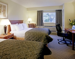 Hotel Comfort Inn & Suites Thousand Islands Harbour District (Gananoque, Kanada)