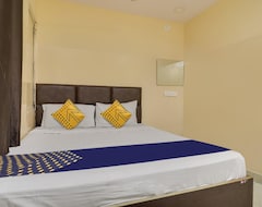 Collection O Hotel Sr Inn Rooms (Anand, Indija)