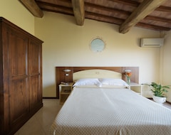 Khách sạn Hotel Dei Capitani (Montalcino, Ý)