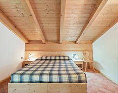 Toàn bộ căn nhà/căn hộ Accommodation With Wellness Center, In Val Di Sole, 1km Away From The Ski Bus (Caldes, Ý)