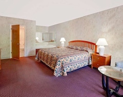 Otel Comfort & Convenience At Knights Inn Traverse City! Free Parking, Onsite Pool (Traverse City, ABD)