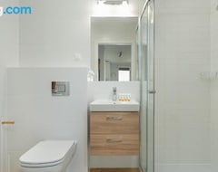 Hele huset/lejligheden Apartment For 6 With 2 Bedrooms And Parking In Poznan By Renters (Poznań, Polen)