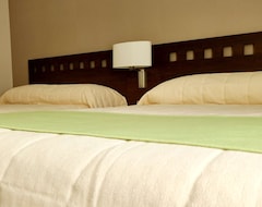 Khách sạn Days Inn & Suites by Wyndham La Plata (La Plata, Argentina)