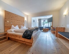 Khách sạn Vrbo Property (Nauders, Áo)