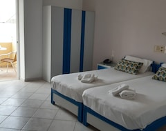 Khách sạn Blue Sky Hotel (Agia Marina, Hy Lạp)