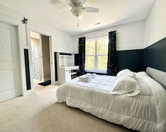 Casa/apartamento entero Peaceful & Private Home Located On 4 Acres With Heated Pool, Hot Tub & Zip Line! (Goochland, EE. UU.)