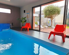 Cijela kuća/apartman Luxury Villa 4 / Private Indoor Pool 29 ° / 100m Sea Beach / Enclosed Garden (Cléder, Francuska)