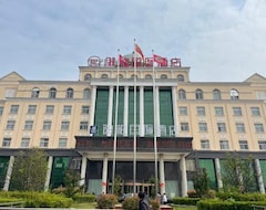 Entire House / Apartment Yuhuai International (Fengqiu, China)