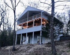 Entire House / Apartment Super Cute & Comfy 2 1/2 Story Lake House On Bull Shoals! 1 Hour East Of Branson (Theodosia, USA)